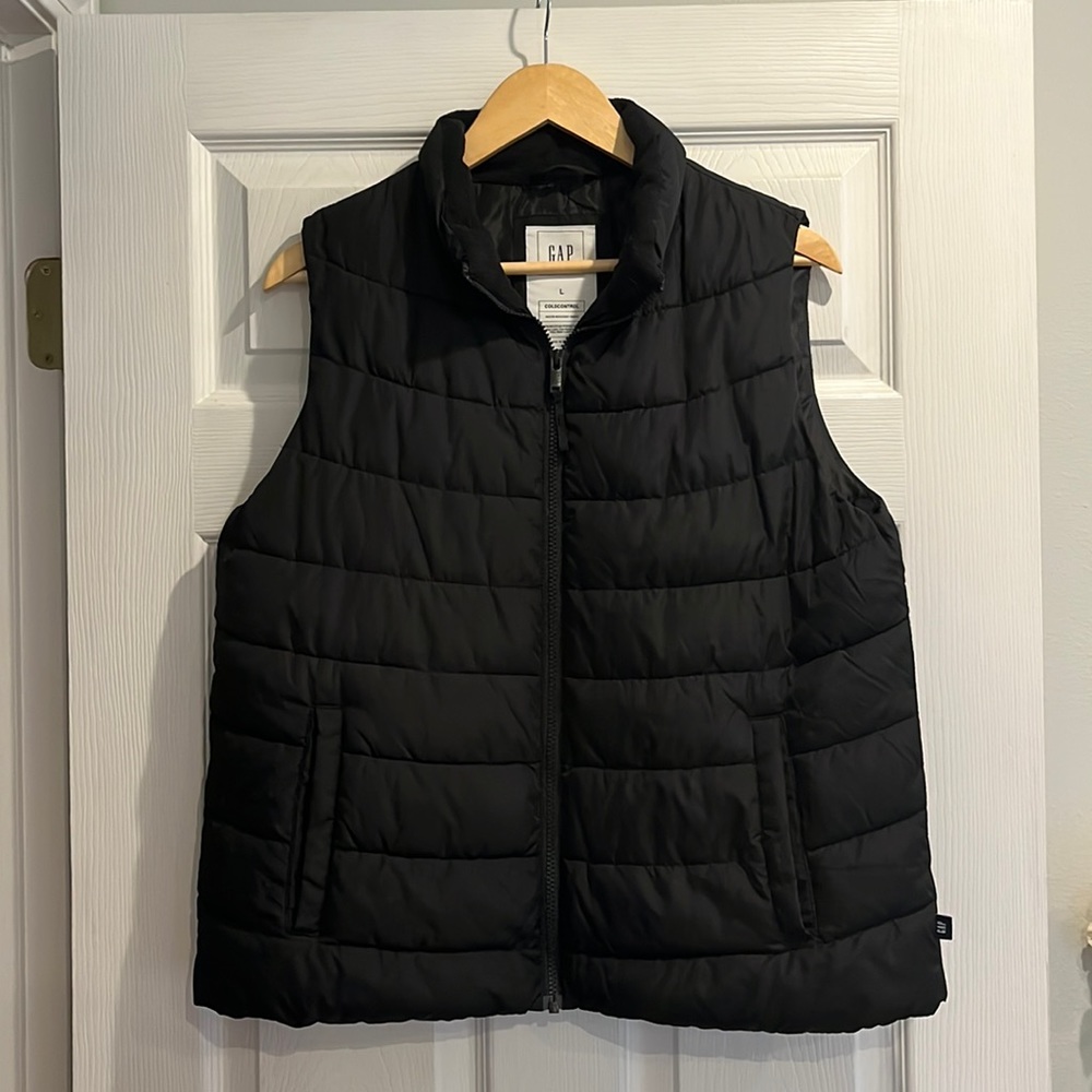 GAP women’s puffer vest size L